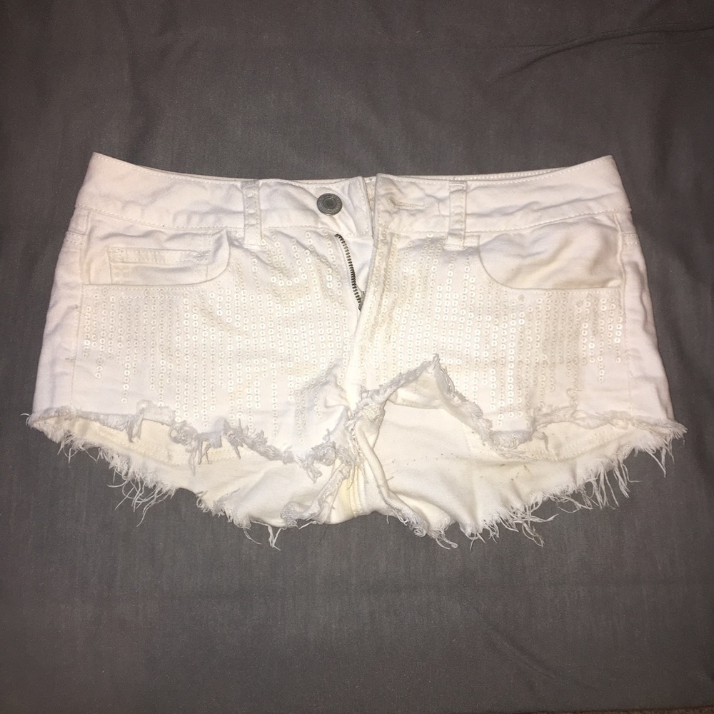 White American eagle shorts